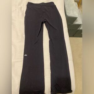 Alo Yoga Flutter leg pants